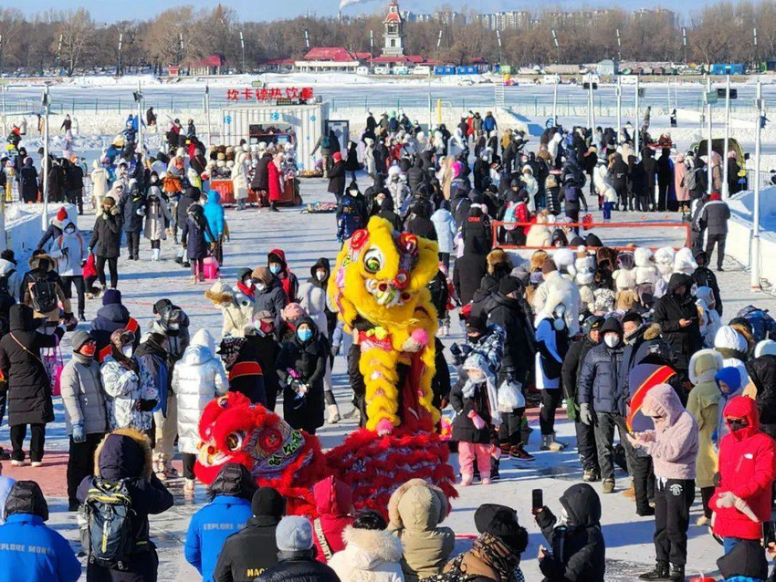 冰火奇缘 热力向前 四季沐歌空气能2024哈尔滨冰雪嘉年华签约仪式成功举办(图3) 冰火奇缘 热力向前 四季沐歌空气能2024哈尔滨冰雪嘉年华签约仪式成功举办(图3)