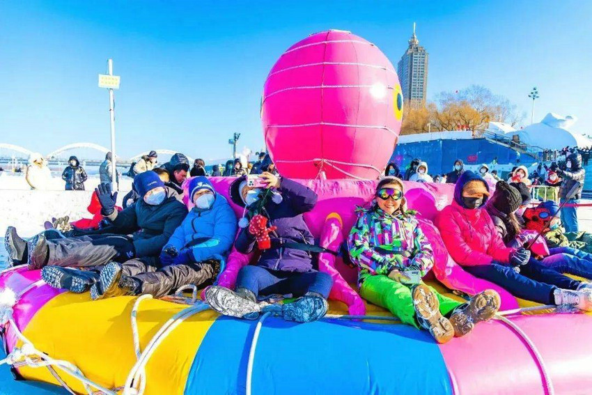 冰火奇缘 热力向前 四季沐歌空气能2024哈尔滨冰雪嘉年华签约仪式成功举办(图4) 冰火奇缘 热力向前 四季沐歌空气能2024哈尔滨冰雪嘉年华签约仪式成功举办(图4)