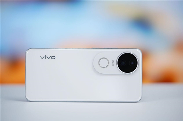 185g机身塞下6500mAh大电池!vivo S20图赏